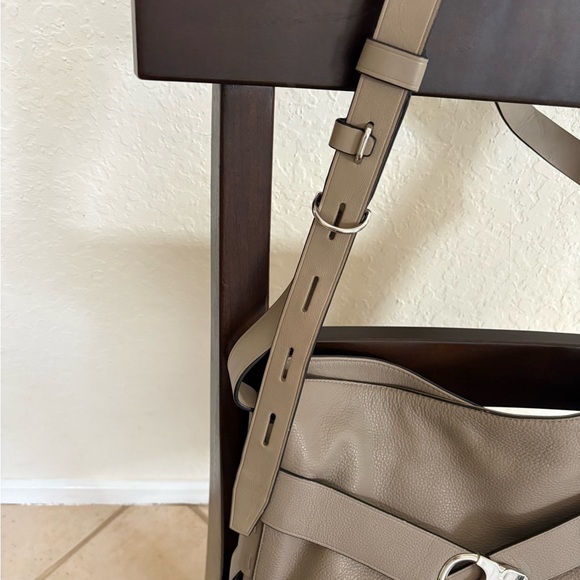 Tory Burch Gemini Link Hobo - Picture 2 of 4